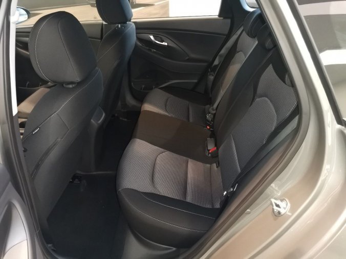 Hyundai i30, kombi, Nová kombi Family Comfort 1,0 T-GDI 88 kW, barva šedá