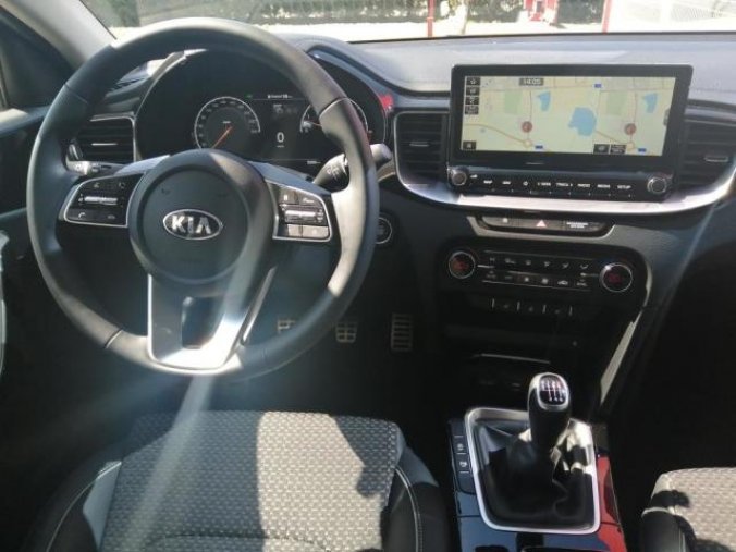 Kia XCeed, 1,4 T-GDi  Exclusive Premium, barva zlatá