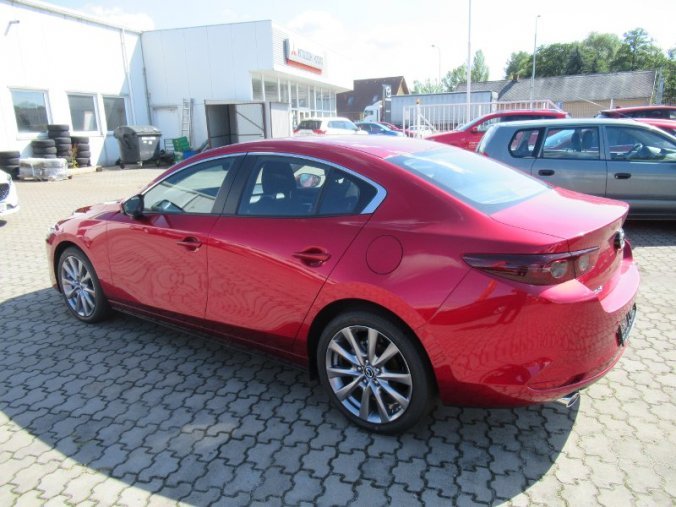 Mazda 3, G122 90Kw, barva červená