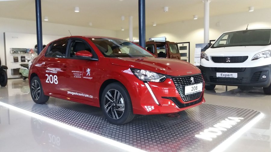 Peugeot 208, ALLURE 1.2 PureTech 100 S&S MAN6, barva červená