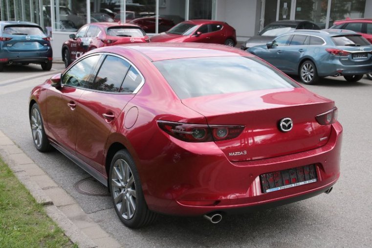 Mazda 3, 2,0 Skyactiv-X180k, barva červená