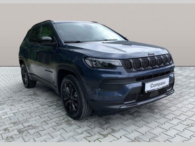 Jeep Compass, Night Eagle 1.3 Turbo GSE 130k, barva modrá