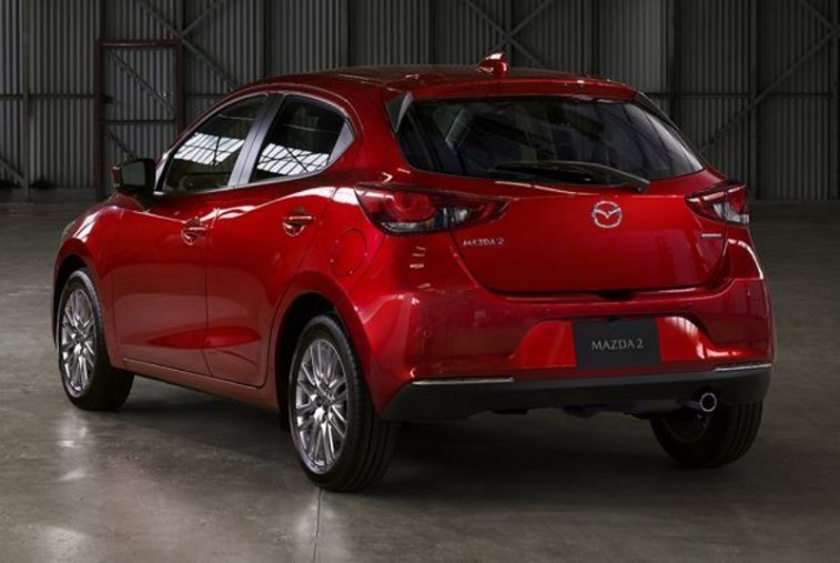 Mazda 2, 1,5 G90, barva červená