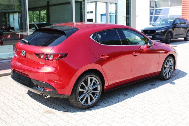 Mazda 3, SKYACTIV-G, barva červená