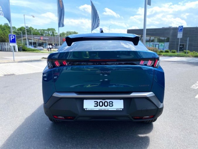 Peugeot 3008, Peugeot 3008 Allure Hybrid 136 e-DCS6, barva modrá