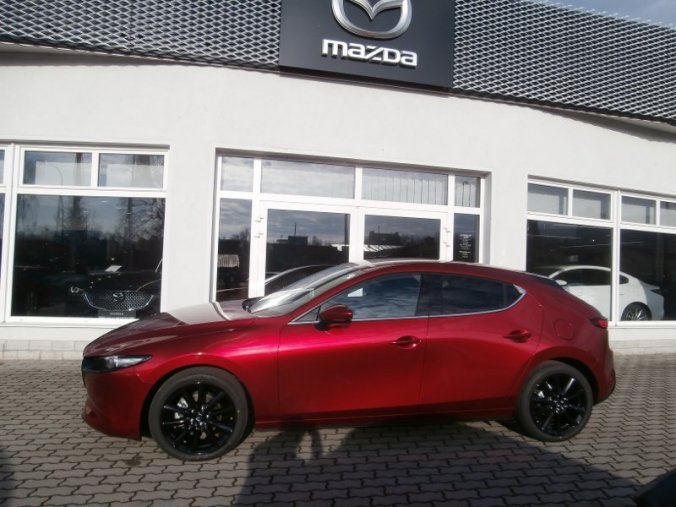 Mazda 3, Skyactiv GT 180, barva červená