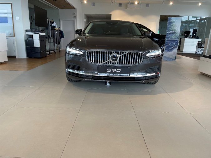 Volvo S90, sedan, T8 Recharge Plug-In Hybrid, barva šedá