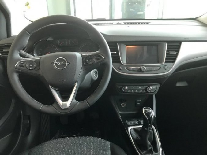 Opel Crossland X, Enjoy 1.2 60kW 5MT, barva oranžová