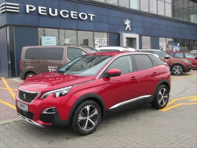 Peugeot 3008, 1.2 130k Allure EAT8, barva červená