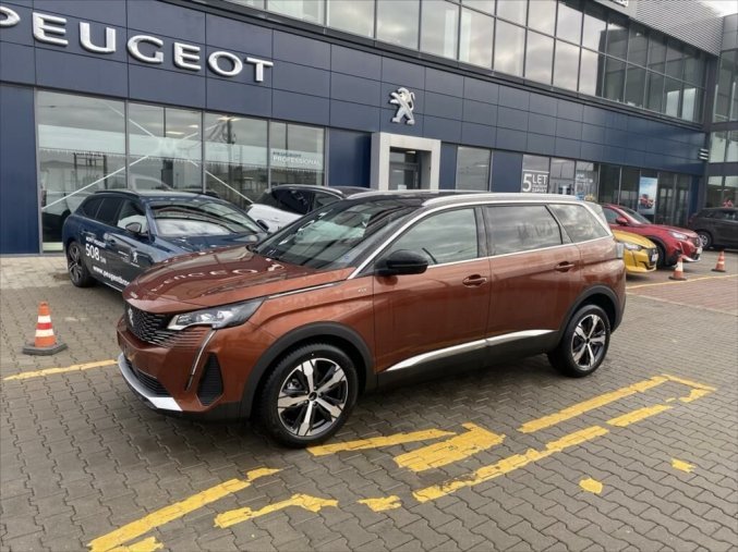 Peugeot 5008, 1.6 PureTech 180k GT EAT8, barva hnědá