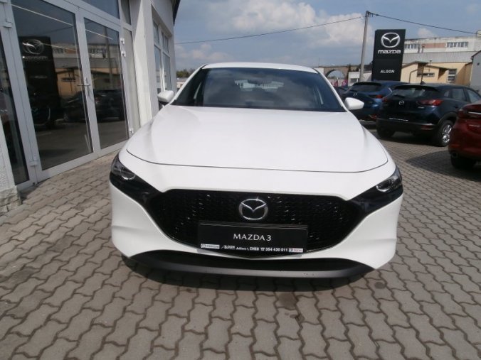 Mazda 3, Skyactiv G122, barva bílá