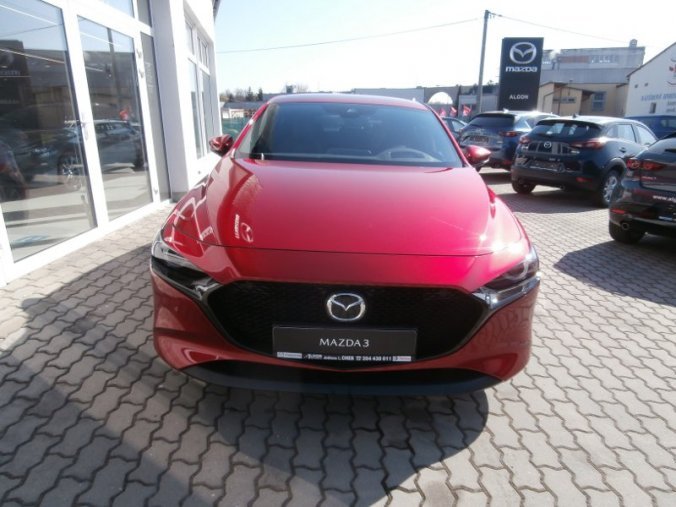 Mazda 3, Skyactiv G122, barva červená