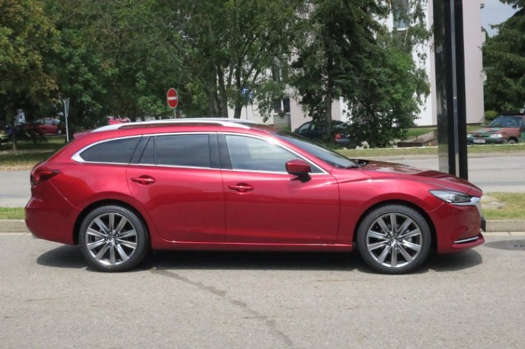 Mazda 6, 2,5 Skyactiv-G 194k, barva červená