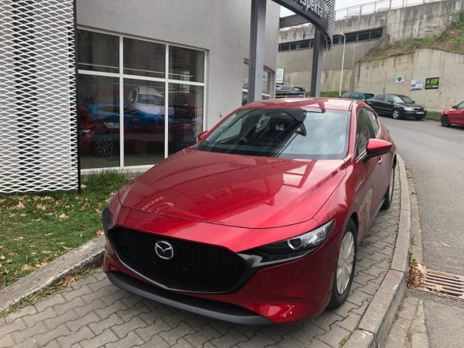 Mazda 3, 2.0i G 122K, barva červená