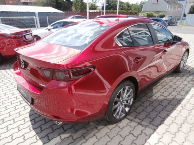 Mazda 3, Skyactiv G122, barva červená