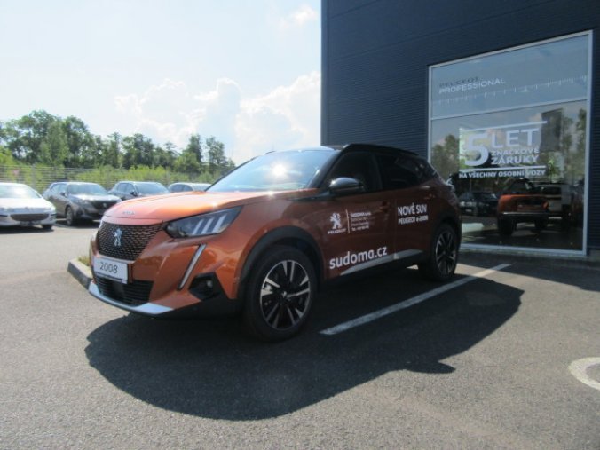 Peugeot 2008, e-GT 136k 50 kWh, barva oranžová