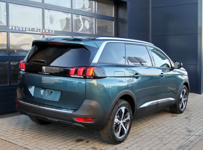 Peugeot 5008, Allure 1.5 BlueHDI 130, barva zelená