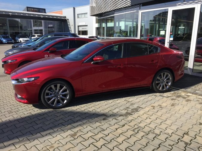 Mazda 3, 2,0 Skyactiv-G122, barva červená