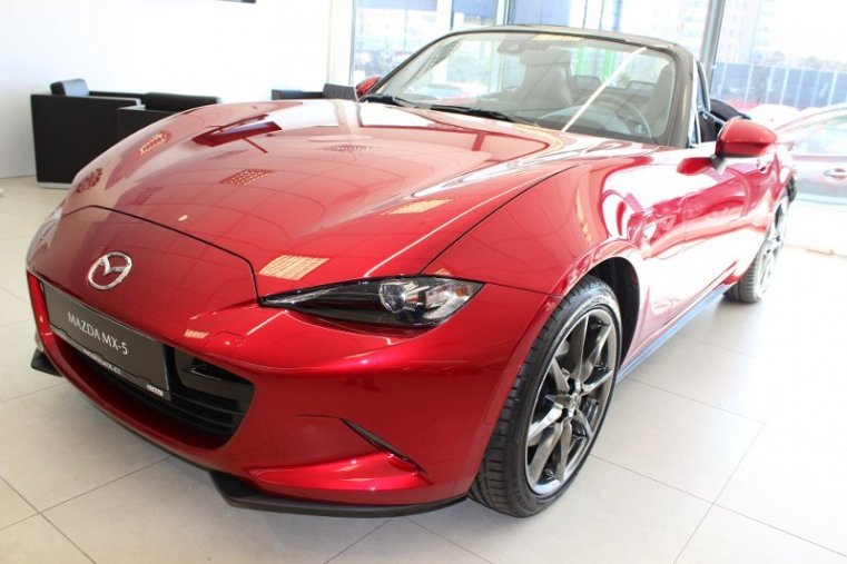 Mazda MX-5, 2,0G 184k, barva červená