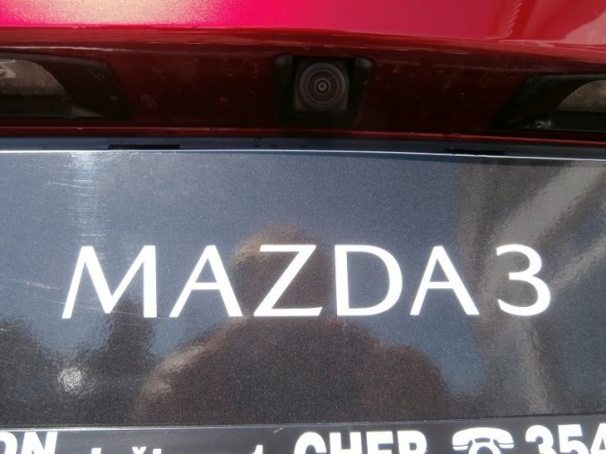 Mazda 3, Skyactiv G122, barva červená