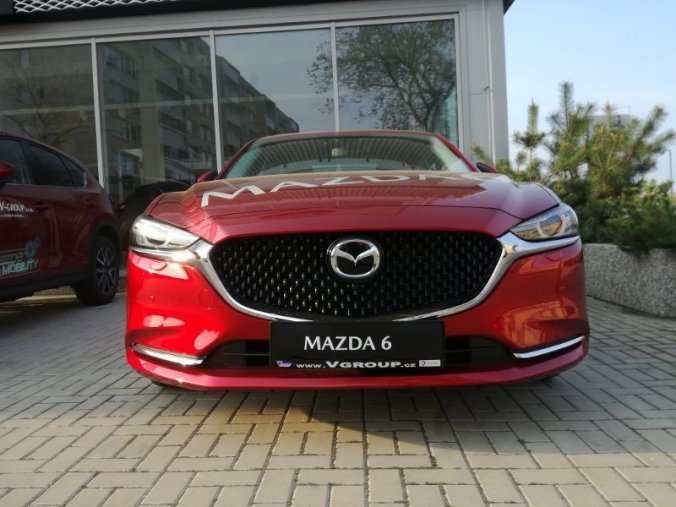 Mazda 6, 2,0i 121k, barva červená