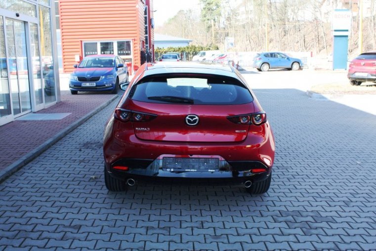 Mazda 3, SKYACTIV-G, barva červená