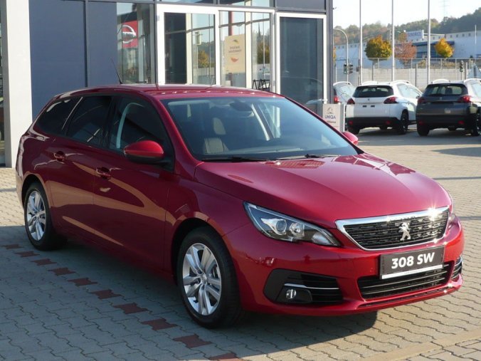 Peugeot 308, SW ACTIVE 1,2PureTech 130k MAN6 + VÝHŘEV + SENZORY, barva červená