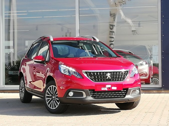 Peugeot 2008, ACTIVE 1.2 PureTech 110 MAN6, barva červená