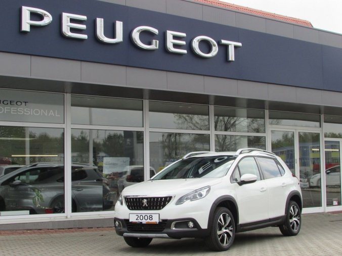 Peugeot 2008, ALLURE S&S MAN6 1,2 PureTech, barva bílá