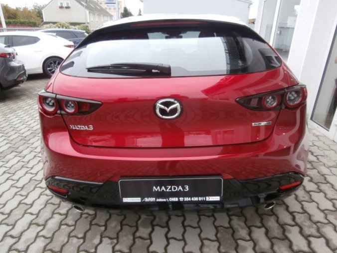 Mazda 3, Skyactiv G122, barva červená