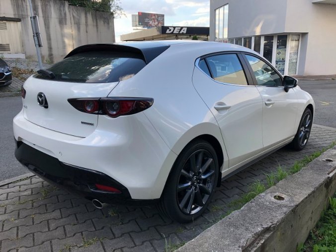 Mazda 3, 2.0i G 122K, barva bílá