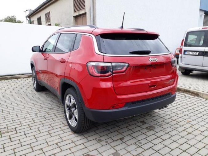 Jeep Compass, 1.4 140PS Limited  4x2 manuál, barva červená