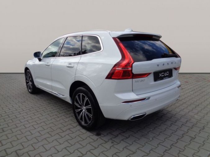 Volvo XC60, B4 2.0L 197 HP INSCRIPTION AT8, barva bílá