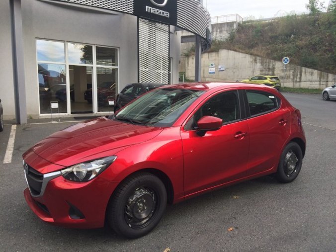 Mazda 2, 1.5i G 75K, barva červená