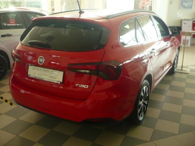 Fiat Tipo, SW 1.4 95k Mirror, barva červená