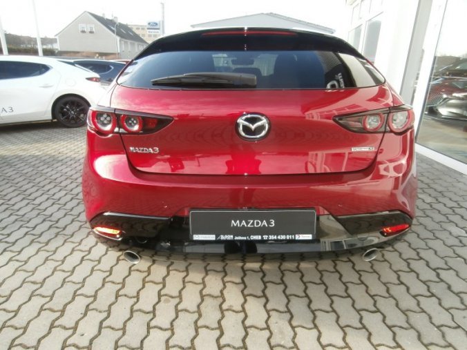 Mazda 3, Skyactiv GT 180, barva červená