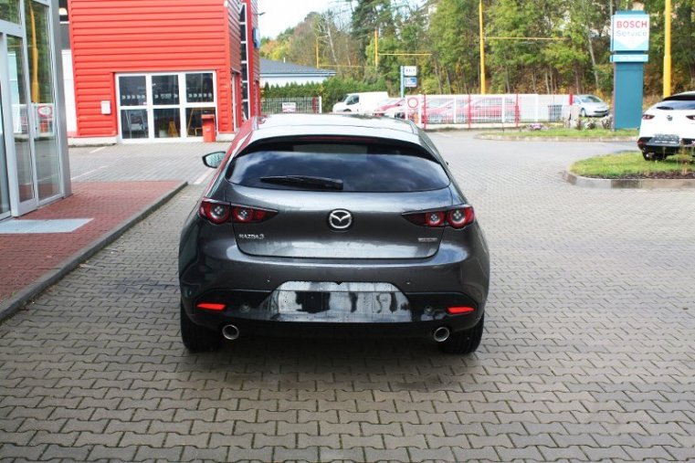 Mazda 3, SKYACTIV-G, barva šedá