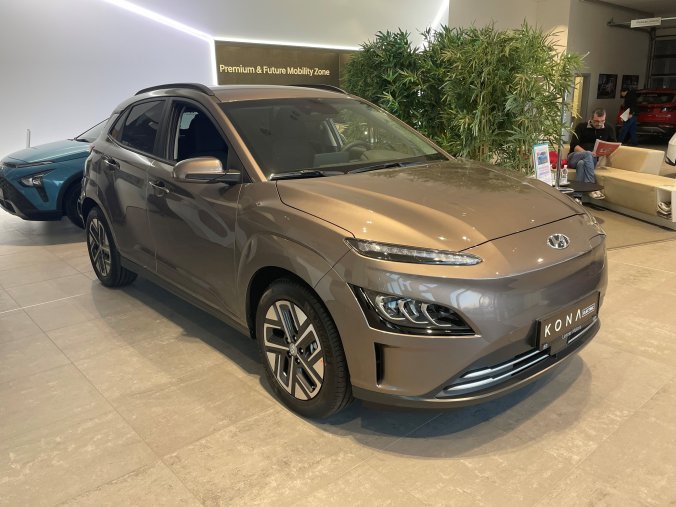 Hyundai Kona, KONA EV 150 kW (elektřina) Stálý redukční převod, barva bronzová