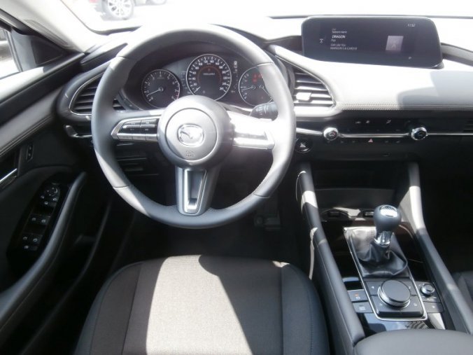 Mazda 3, Skyactiv G122, barva stříbrná