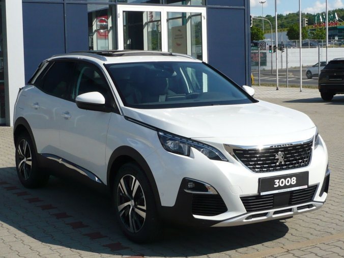 Peugeot 3008, ALLURE 1,2PureTech 130k EAT8 + NAVI + OKNO + VÝHŘEV SEDADEL, barva bílá