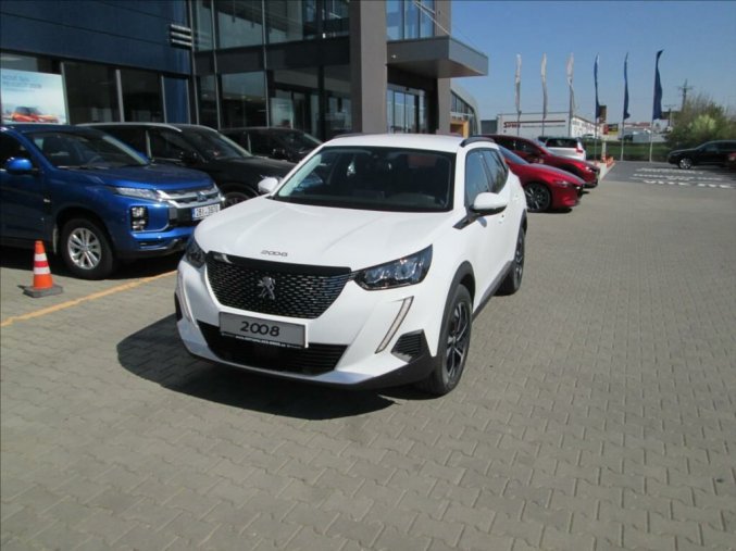 Peugeot 2008, 1.2 PureTech 100k Allure MAN6, barva bílá