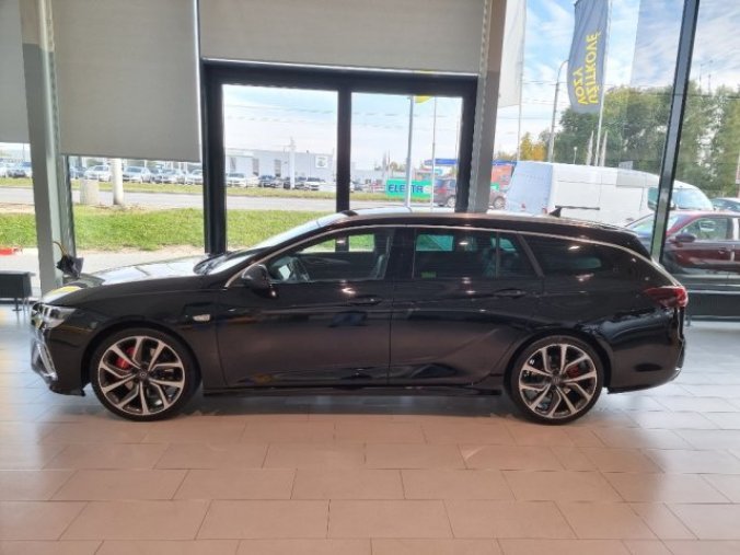 Opel Insignia, GSI ST 2.0 Turbo (169kW), barva černá