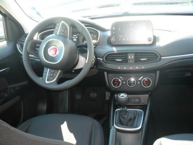 Fiat Tipo, SW 1.4 95k Mirror, barva modrá