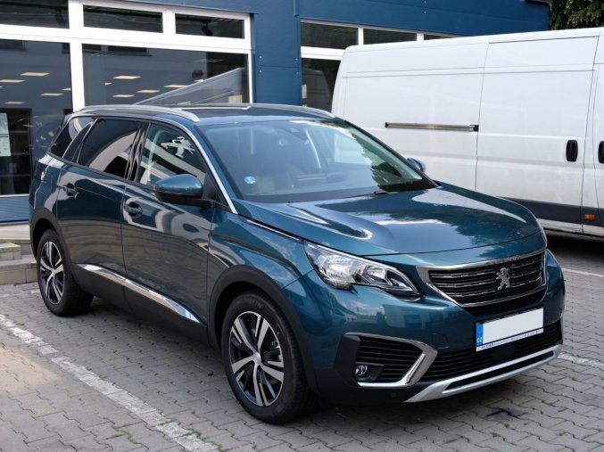 Peugeot 5008, ALLURE 1.5 BlueHDi 130 S&amp;S, barva zelená