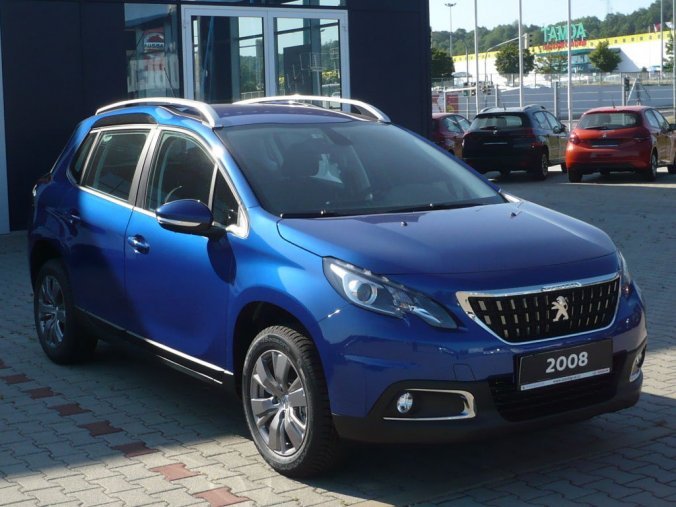 Peugeot 2008, ACTIVE 1,2PureTech 110k MAN6 + GRIP + SENZORY + VÝHŘEV + AUTO AC, barva modrá