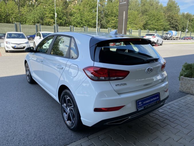 Hyundai i30, 1,5i 81 kW MT, barva bílá