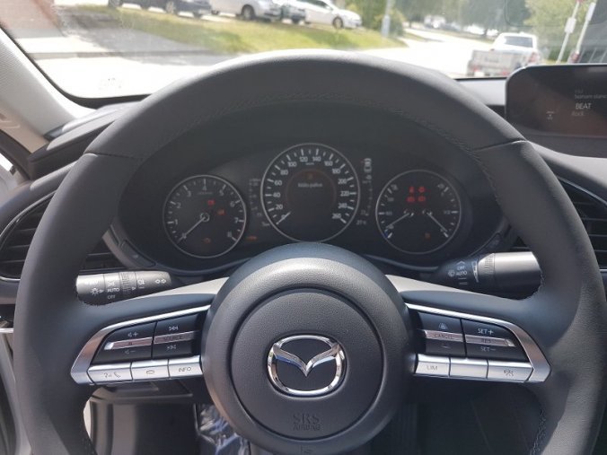 Mazda 3, Skyactiv-122, barva bílá