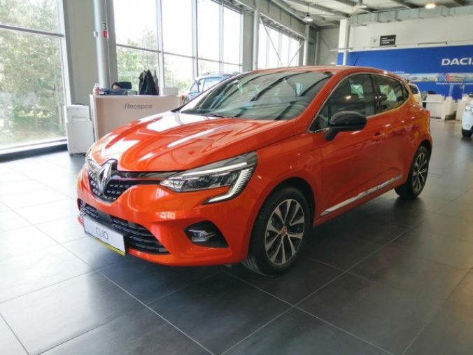 Renault Clio, Intens TCe 130 EDC, barva oranžová