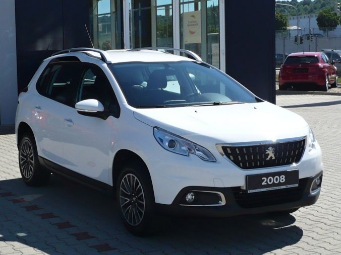 Peugeot 2008, ACTIVE 1,2PureTech 82k MAN5 + SENZORY + VÝHŘEV + AUTO AC, barva bílá