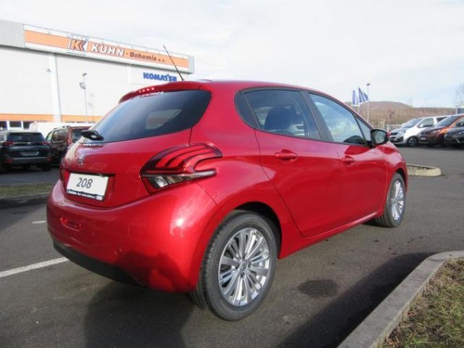 Peugeot 208, ACTIVE 1.2 PureTech 82k MAN5, barva červená